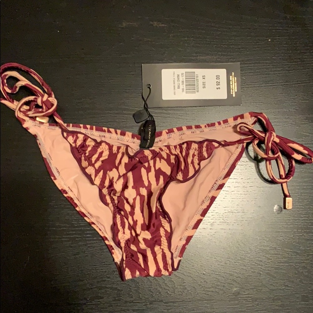 Bali Dark Ripple full bottom